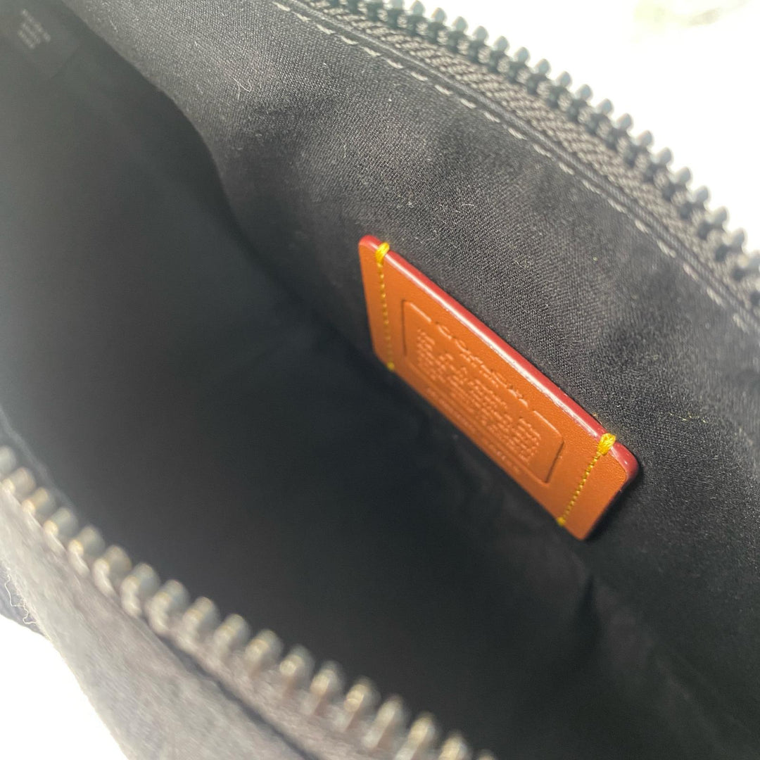 美品 コーチ coach ジグネチャー ショルダーバッグ ポーチ付き CAH95 斜めがけ クロスボディ レディース