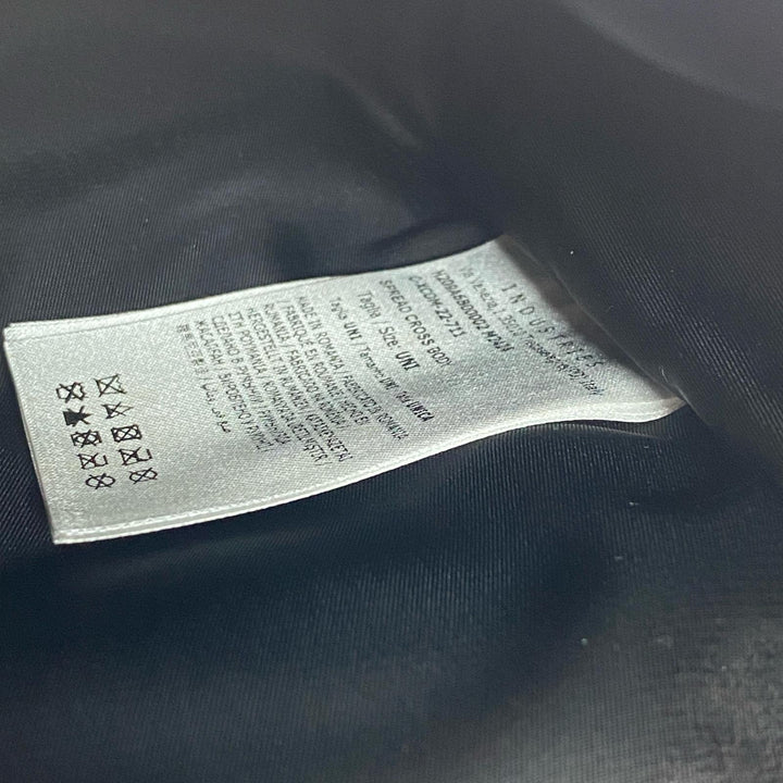 未使用 モンクレール MONCER メンズ ミニ ショルダーバッグ ポシェット 斜めがけ クロスボディ