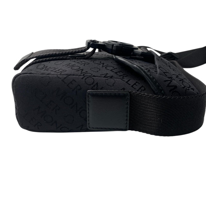 未使用 モンクレール MONCER メンズ ミニ ショルダーバッグ ポシェット 斜めがけ クロスボディ