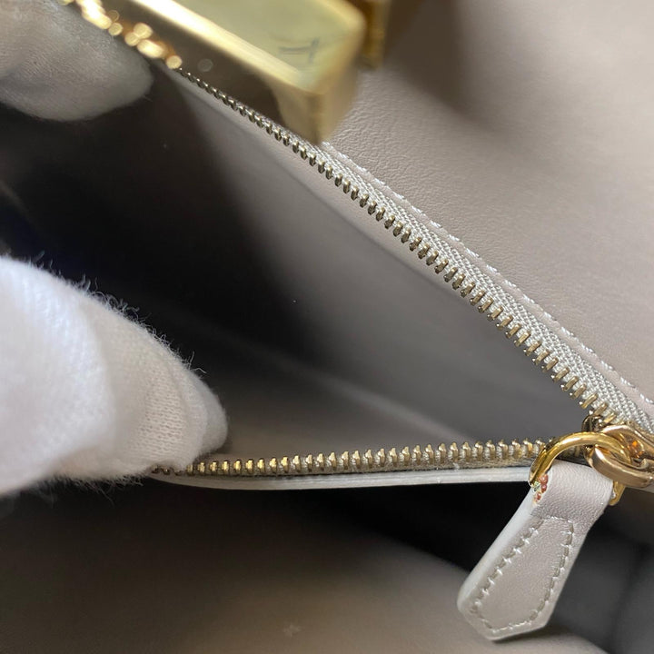 美品 フェンディ FENDI 8BN302 エッセンシャリー ピーカブー 2way ショルダーバッグ ハンドバッグ 斜めがけ クロスボディ レディース