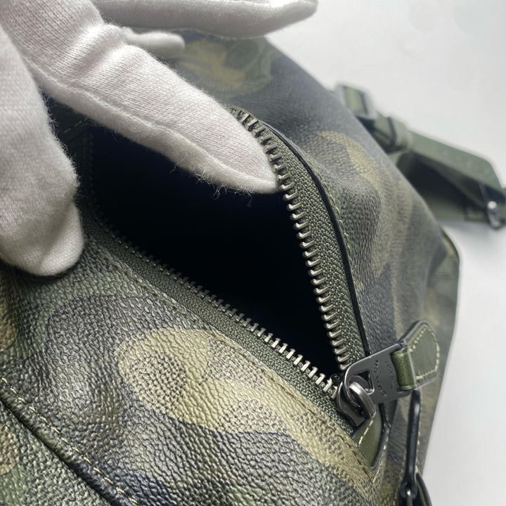 美品 コーチ coach 迷彩 カモフラ ボディバッグ 斜めがけ クロスボディ メンズ