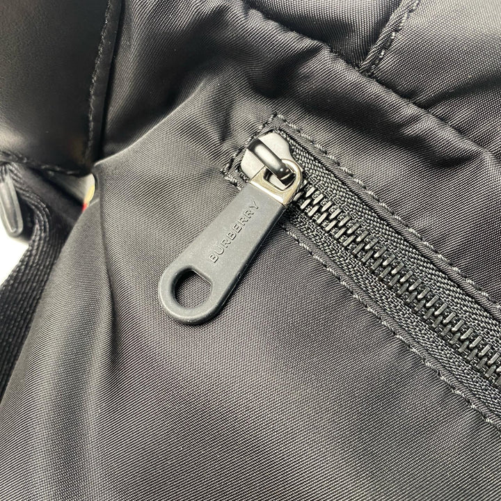 美品 バーバリー Burberry ノバチェック ボディバッグ 斜めがけ クロスボディ ユニセックス