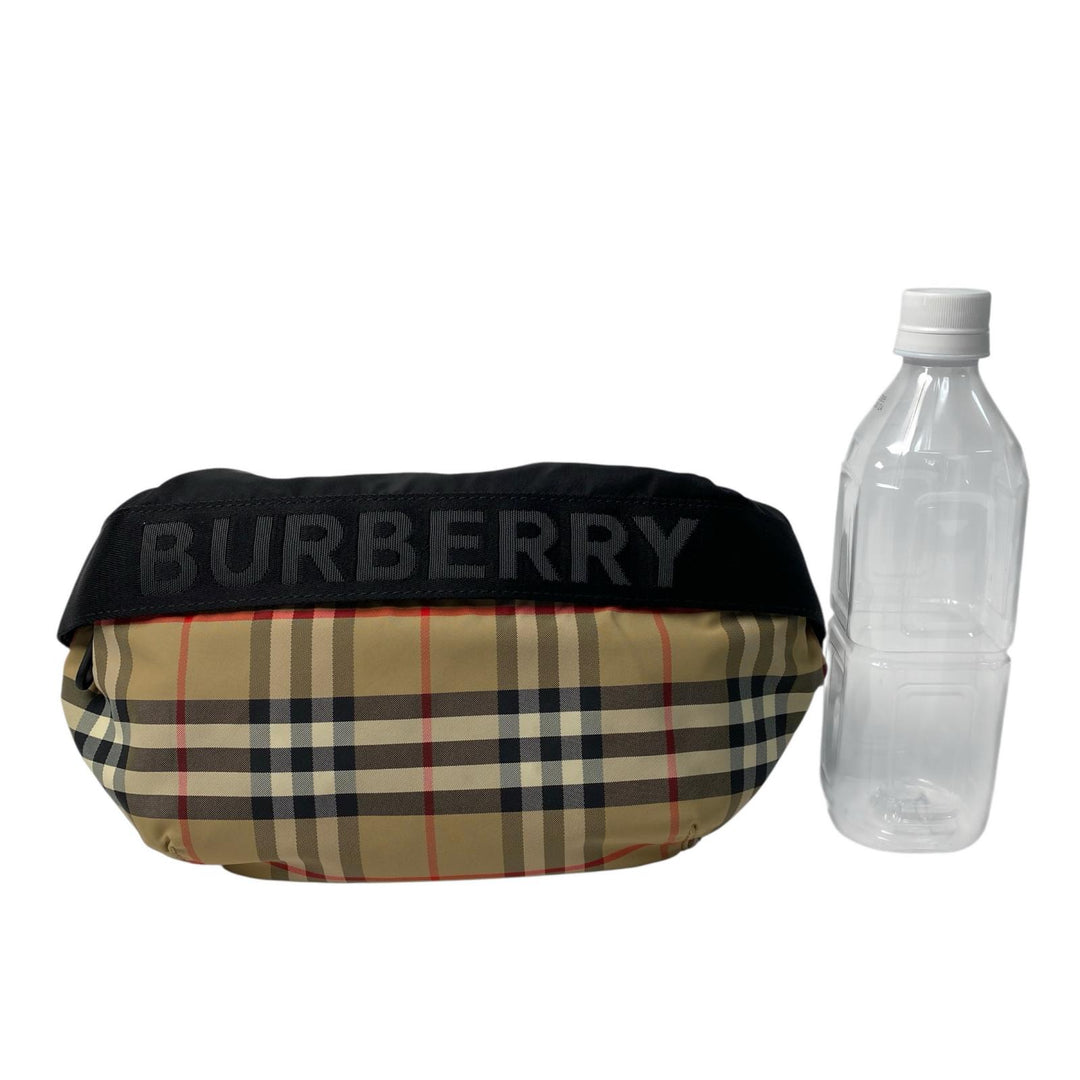美品 バーバリー Burberry ノバチェック ボディバッグ 斜めがけ クロスボディ ユニセックス