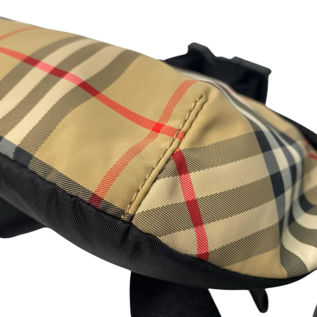 美品 バーバリー Burberry ノバチェック ボディバッグ 斜めがけ クロスボディ ユニセックス