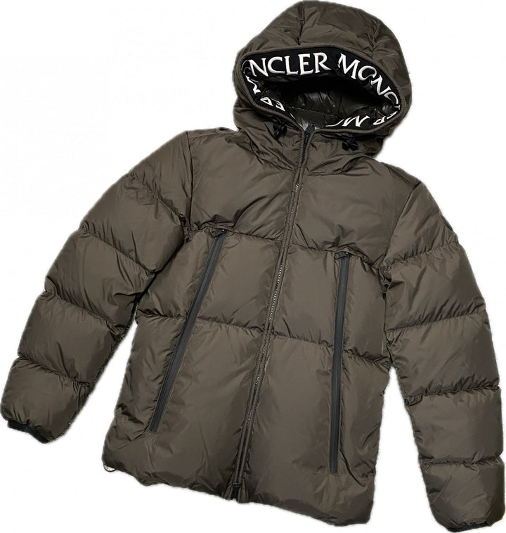 未使用 モンクレール MONCER MONTCLA メンズ モンクラー ダウンジャケット　人気