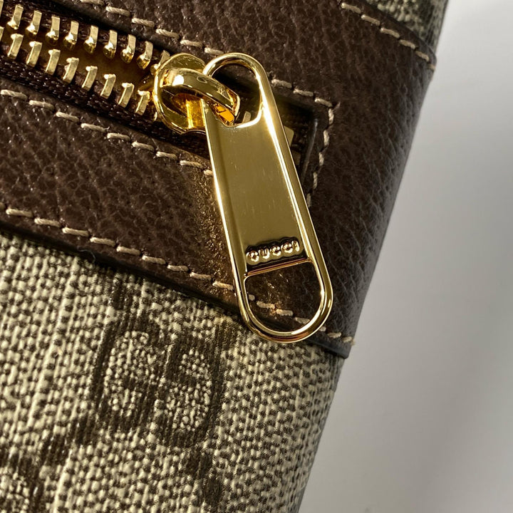 未使用 グッチ GUCCI GGスプリーム クラッチバッグ 517551 メンズ