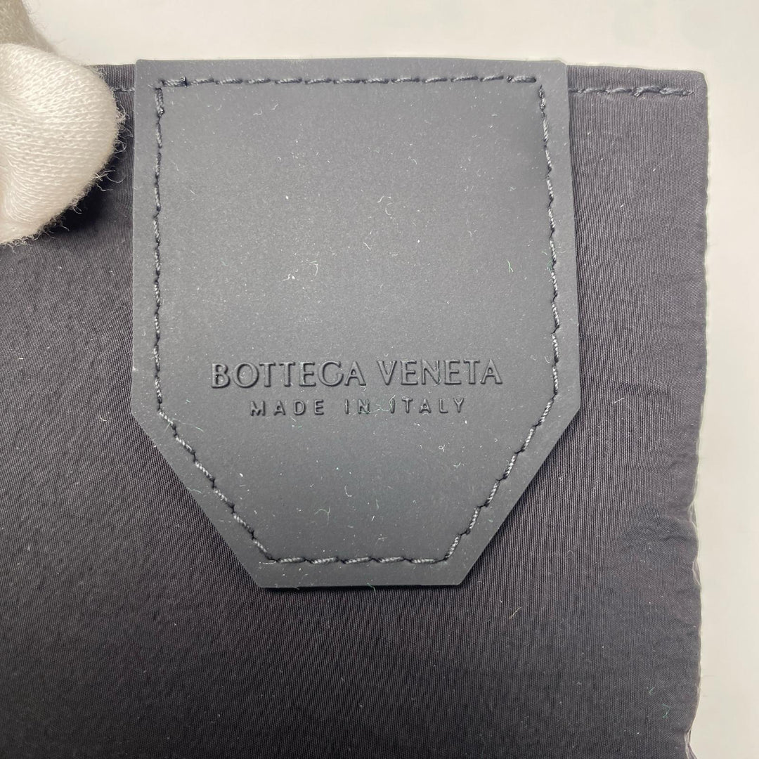 未使用 ボッテガヴェネタ BOTTEGA VENETA マキシイントレ カセット スリングバッグ ミニ 701366 斜めがけ クロスボディ メンズ