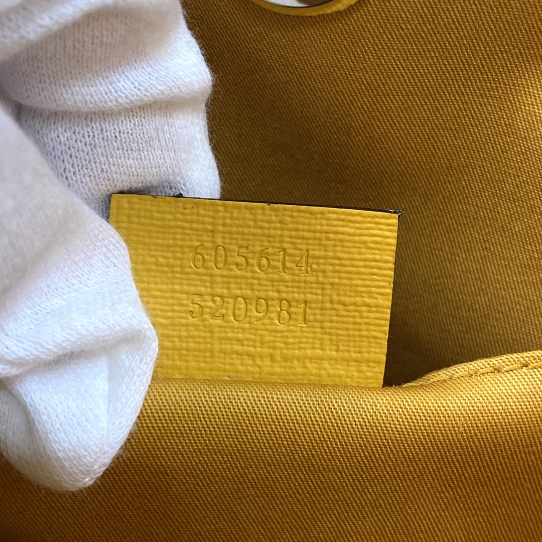 新品 タグあり グッチ GUCCI レディース GGスプリーム ロゴマーク ハンドバッグ 605614