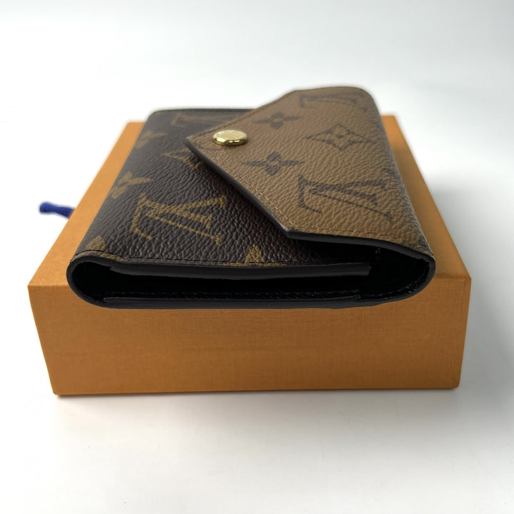 美品 ルイヴィトン LOUIS VUITTON レディース ポルトフォイユ ヴィクトリーヌ 三つ折り財布 M81557 IC