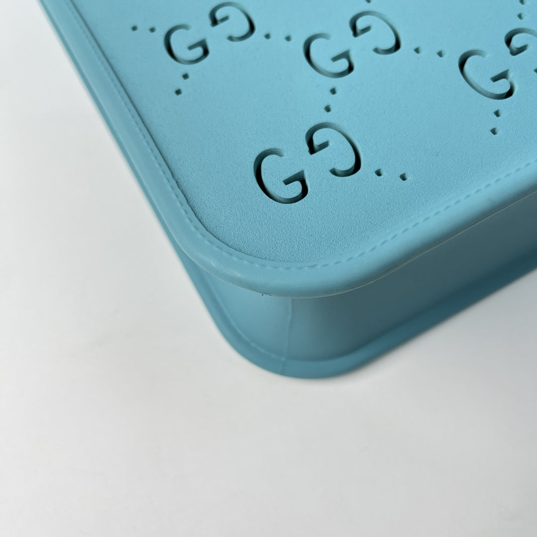 新品 グッチ GUCCI レディース ハンドバッグ 679365 パンチングロゴ