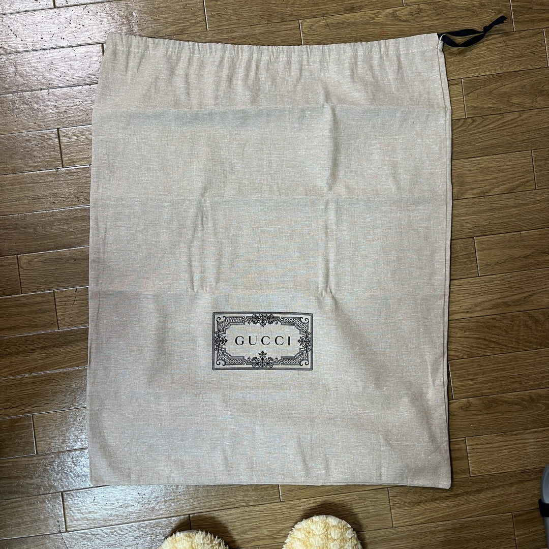 新品 グッチ GUCCI レディース ハンドバッグ 679365 パンチングロゴ