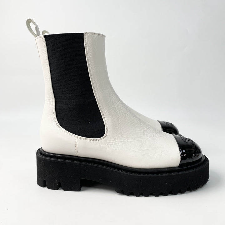 未使用 シャネル CHANEL レディース サイドゴア ショートブーツ 35C レザー パテント G38218 Y55662 22cm