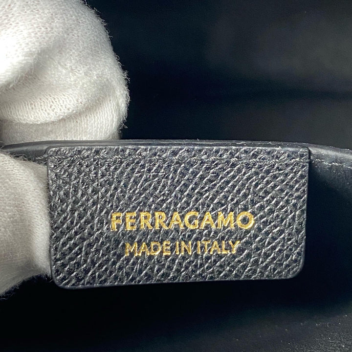 新品同様 フェラガモ Ferragamo ガンチーニ 2way ショルダーバッグ ハンドバッグ レザー ブラック 斜めがけ クロスボディ レディース