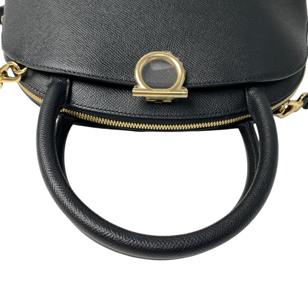 新品同様 フェラガモ Ferragamo ガンチーニ 2way ショルダーバッグ ハンドバッグ レザー ブラック 斜めがけ クロスボディ レディース