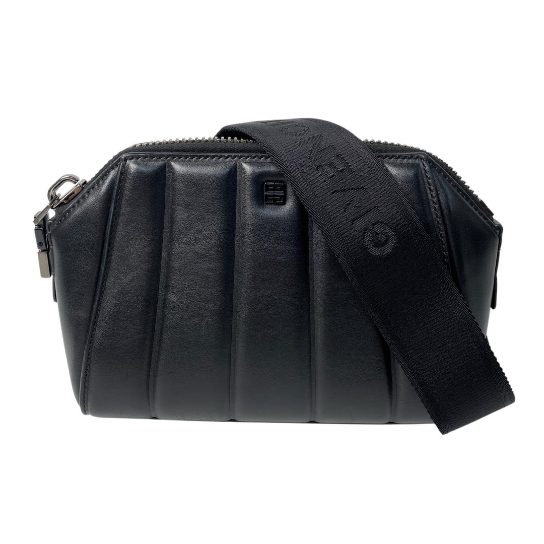 ジバンシィ GIVENCHY アンティゴナU ショルダーバッグ ボディバッグ レザー ブラック 斜めがけ クロスボディ メンズ