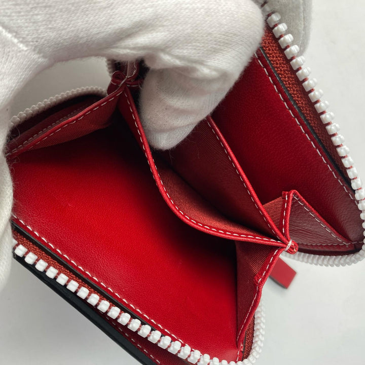 美品 ヴァレンティノガラヴァーニ valentino garavani 二つ折財布 ロックスタッズ レディース