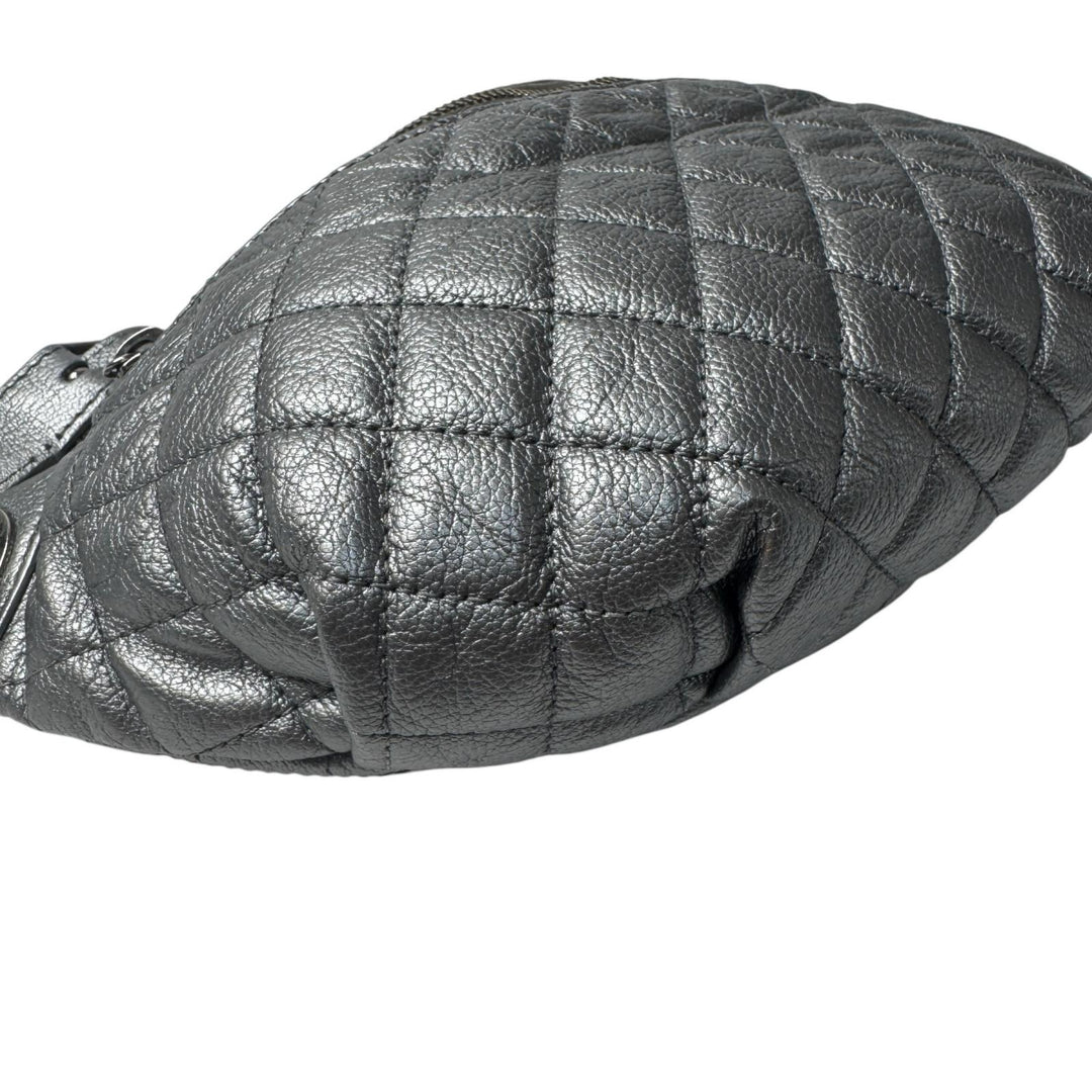 シャネル CHANEL ウエストバッグ ボディバッグ シルバー レザー 19番台 A94102 レディース