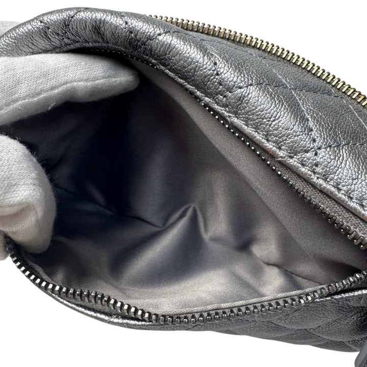 シャネル CHANEL ウエストバッグ ボディバッグ シルバー レザー 19番台 A94102 レディース