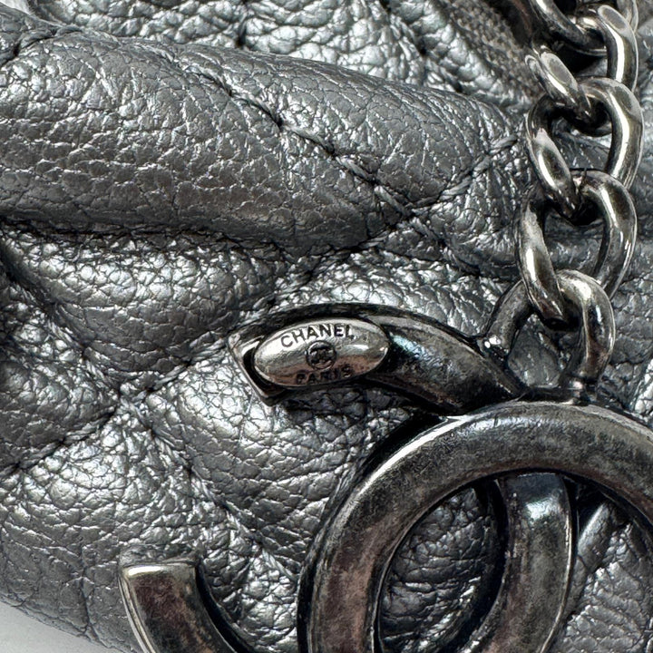 シャネル CHANEL ウエストバッグ ボディバッグ シルバー レザー 19番台 A94102 レディース