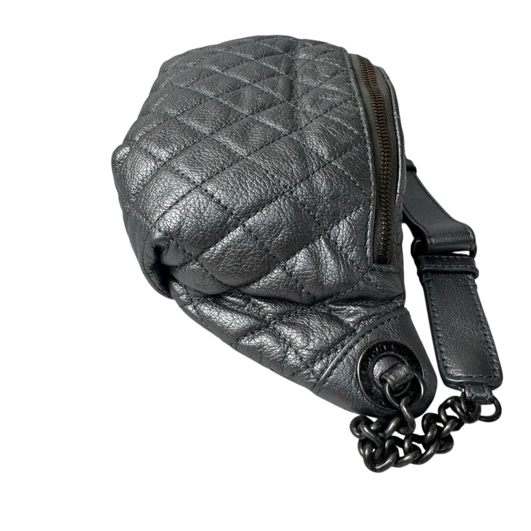 シャネル CHANEL ウエストバッグ ボディバッグ シルバー レザー 19番台 A94102 レディース