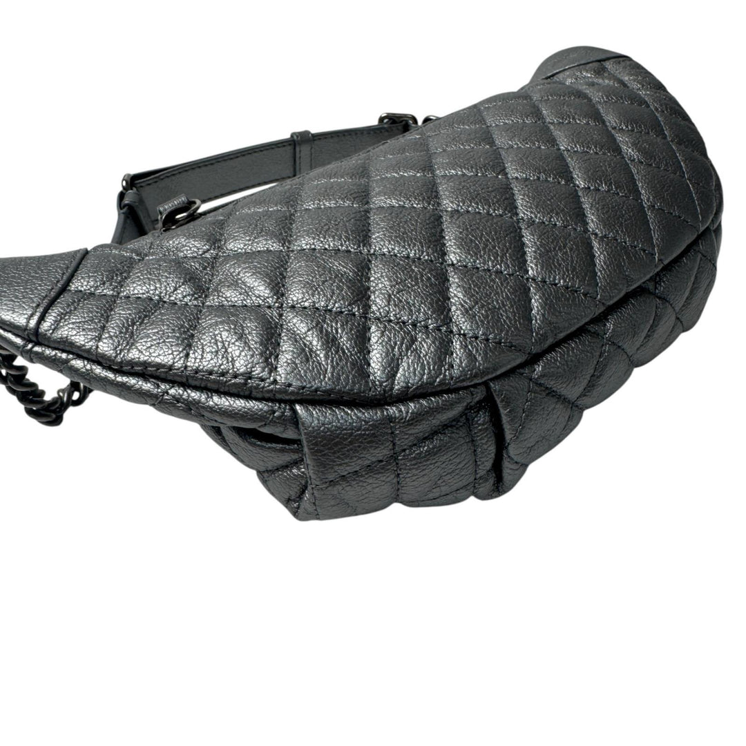 シャネル CHANEL ウエストバッグ ボディバッグ シルバー レザー 19番台 A94102 レディース