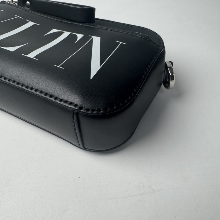 バレンティノガラヴァーニ valentino garavani ショルダーバッグ レザー ブラック 斜めがけ クロスボディ レディース
