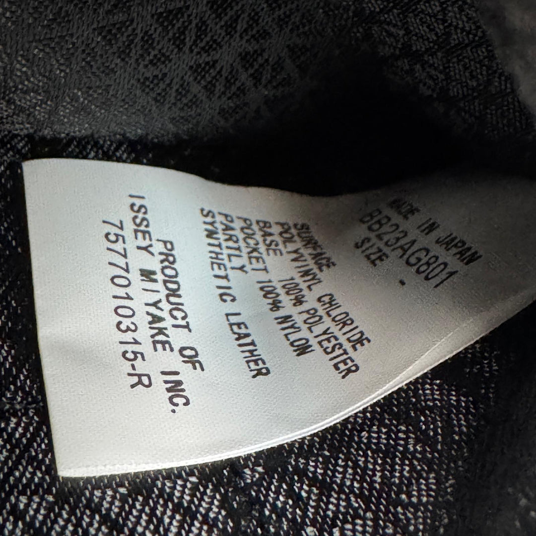 美品 イッセイミヤケ ISSEY MIYAKE バオバオ ミニ ショルダーバッグ 斜めがけ クロスボディ レディース