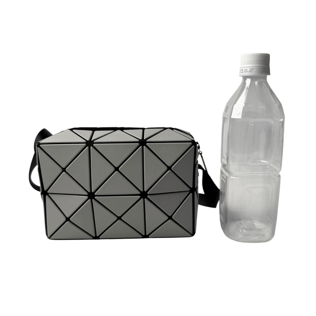 美品 イッセイミヤケ バオバオ BOA BOA ISSEY MIYAKE CUBOID ショルダーバッグ 斜めがけ クロスボディ レディース