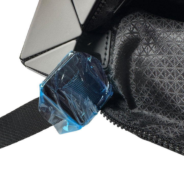 美品 イッセイミヤケ バオバオ BOA BOA ISSEY MIYAKE CUBOID ショルダーバッグ 斜めがけ クロスボディ レディース