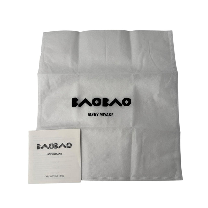 美品 イッセイミヤケ バオバオ BOA BOA ISSEY MIYAKE CUBOID ショルダーバッグ 斜めがけ クロスボディ レディース