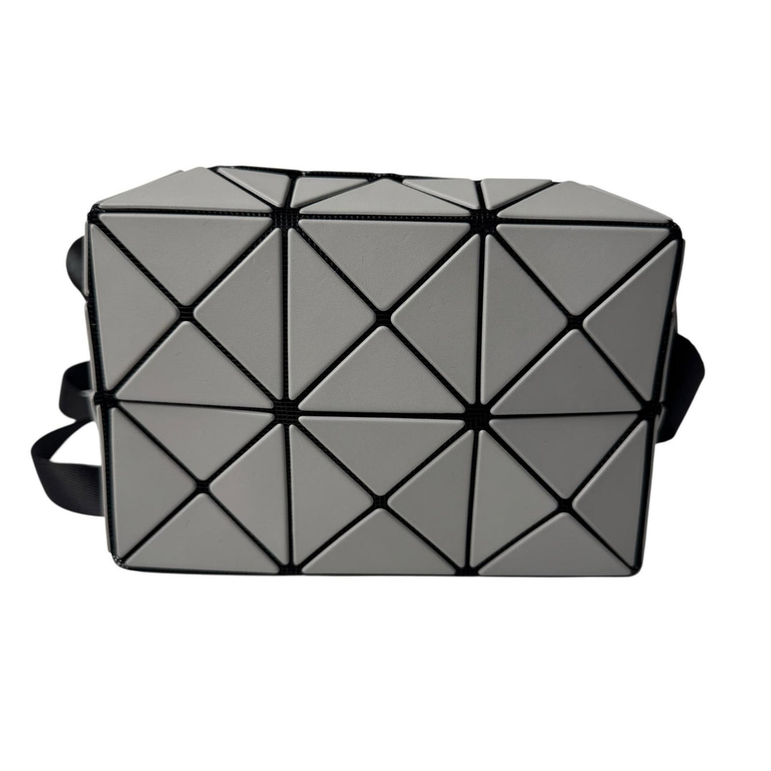 美品 イッセイミヤケ バオバオ BOA BOA ISSEY MIYAKE CUBOID ショルダーバッグ 斜めがけ クロスボディ レディース