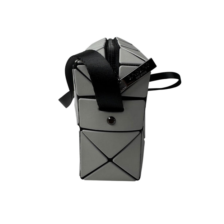美品 イッセイミヤケ バオバオ BOA BOA ISSEY MIYAKE CUBOID ショルダーバッグ 斜めがけ クロスボディ レディース