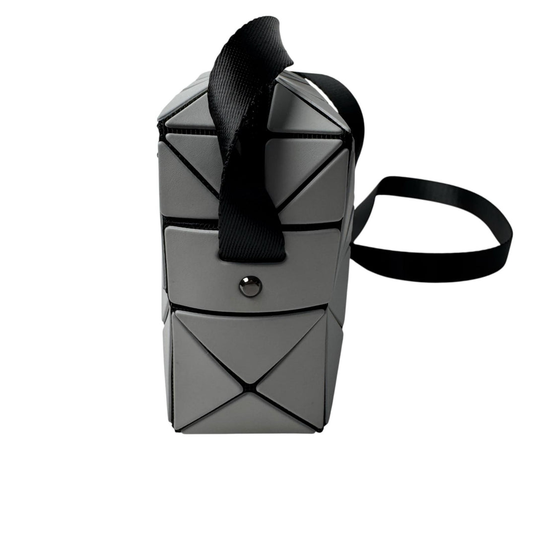 美品 イッセイミヤケ バオバオ BOA BOA ISSEY MIYAKE CUBOID ショルダーバッグ 斜めがけ クロスボディ レディース