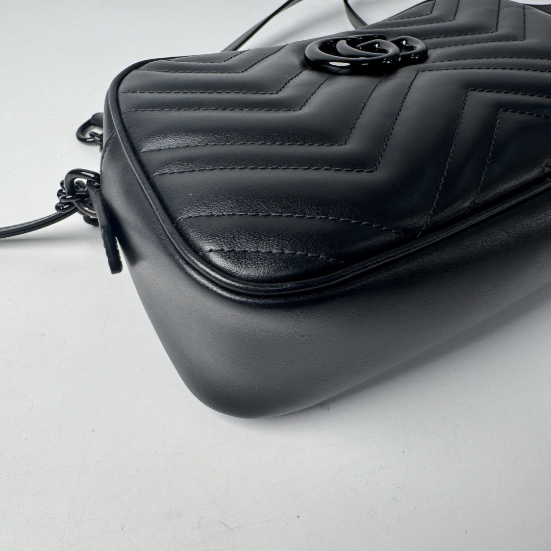 美品 グッチ GUCCI GGマーモント ショルダーバッグ ソーブラック 447632 斜めがけ クロスボディ レディース