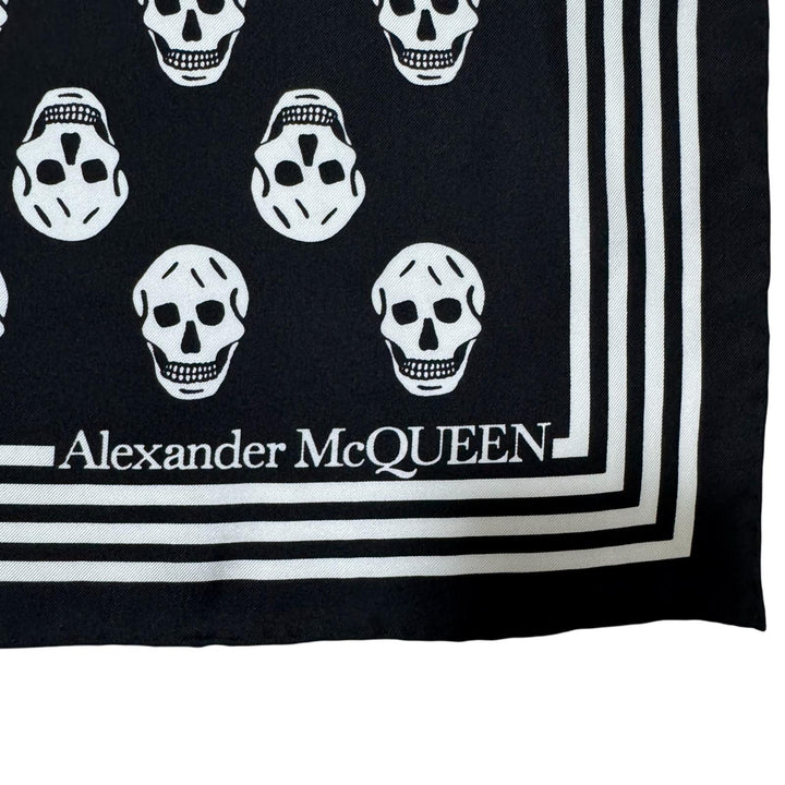 新品 アレキサンダーマックイーン ALEXANDER McQUEEN スカル スカーフ レディース
