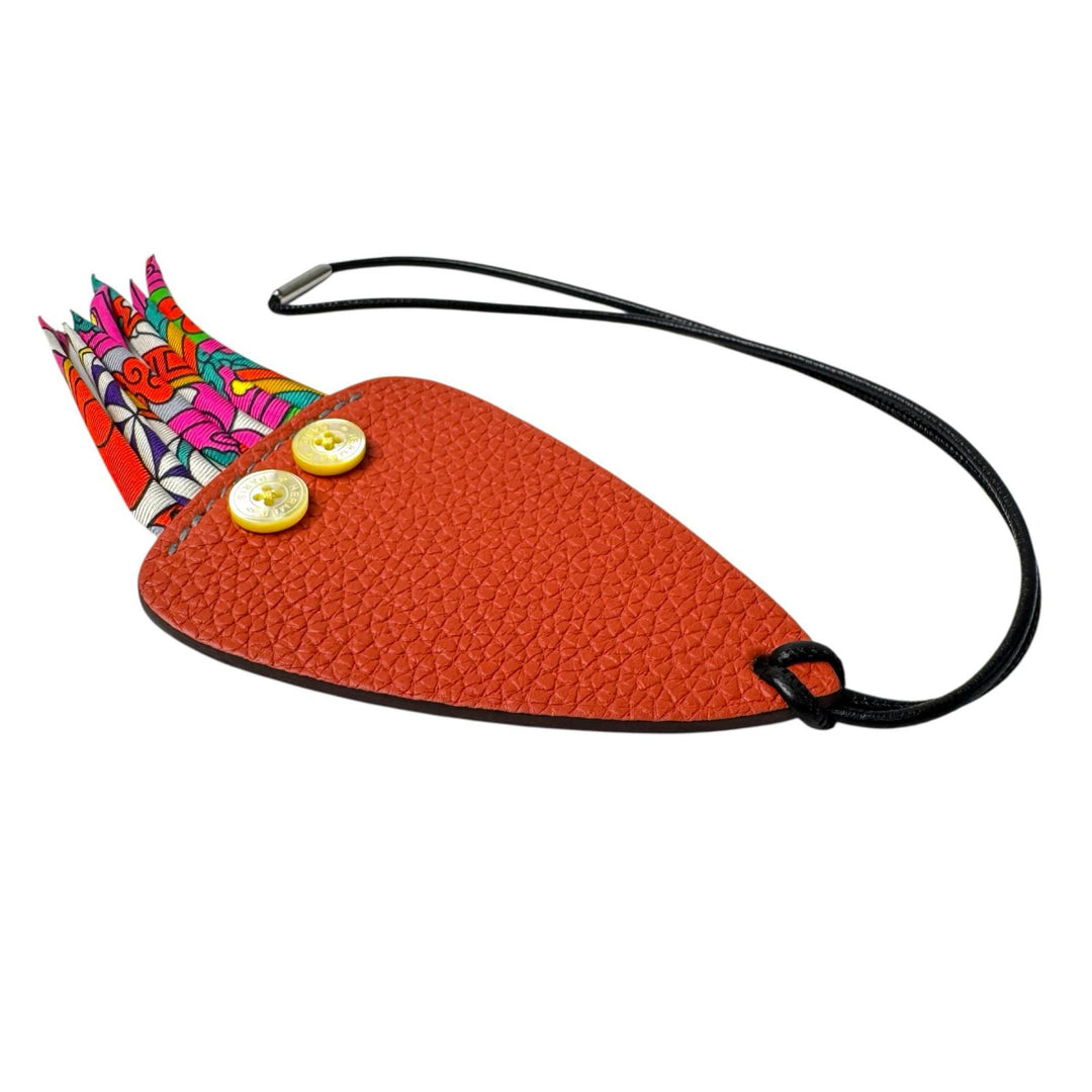 未使用 エルメス HERMES バッグチャーム プティアッシュ イカ シェブルミゾル レディース