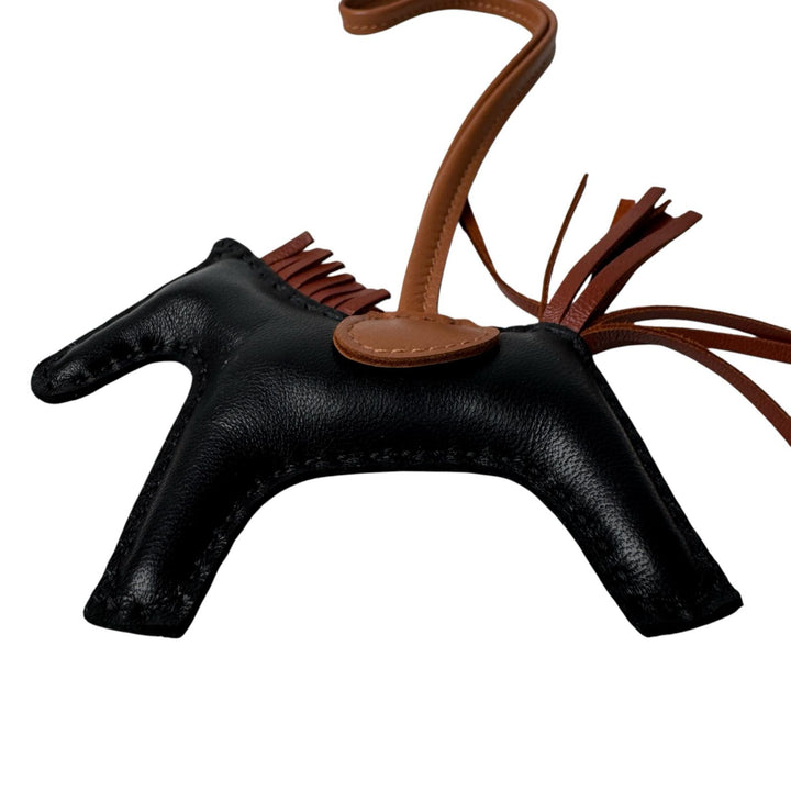 美品 エルメス HERMES ロデオ チャームPM 黒 シエンヌ ゴールド ラムスキン W刻印 レディース