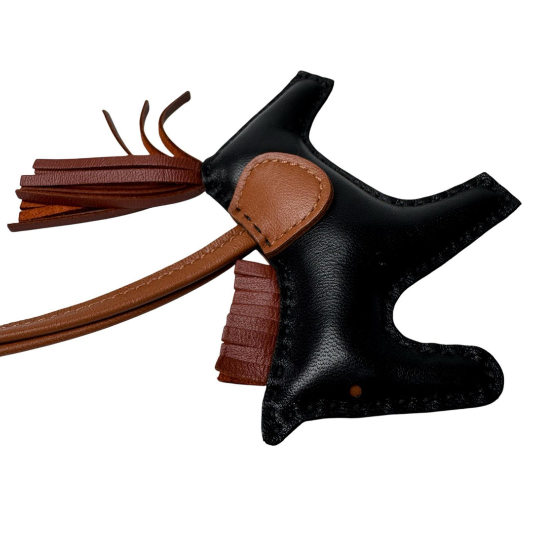 美品 エルメス HERMES ロデオ チャームPM 黒 シエンヌ ゴールド ラムスキン W刻印 レディース