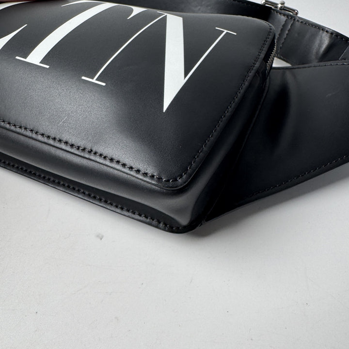 美品 ヴァレンティノガラヴァーニ valentino garavani ボディバッグ VLTNロゴ VY2B0A10WJW メンズ