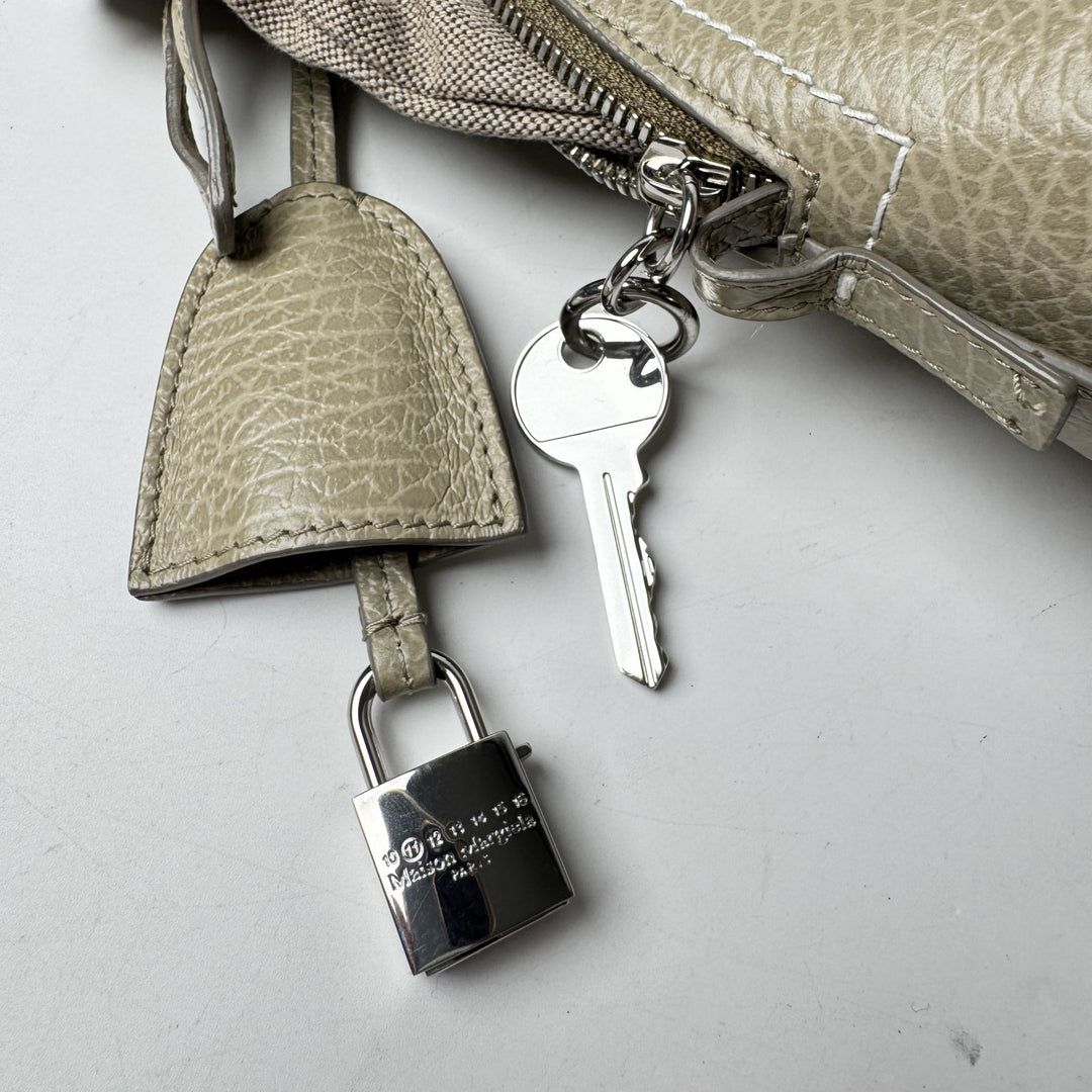 メゾンマルジェラ Maison Margiela 5AC 2way ショルダーバッグ ハンドバッグ S58WG0082 斜めがけ クロスボディ レディース
