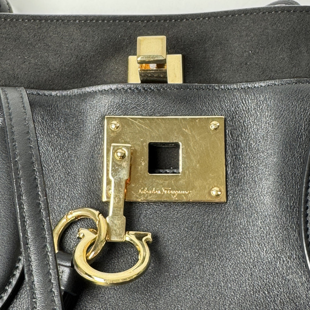 サルヴァトーレフェラガモ Salvatore Ferragamo ガンチーニ トートバッグ 肩がけ ブラック レディース