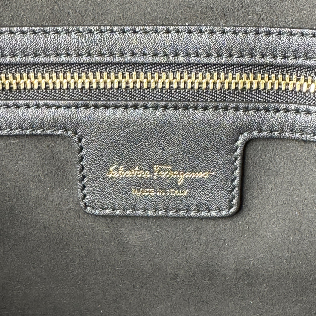 サルヴァトーレフェラガモ Salvatore Ferragamo ガンチーニ トートバッグ 肩がけ ブラック レディース