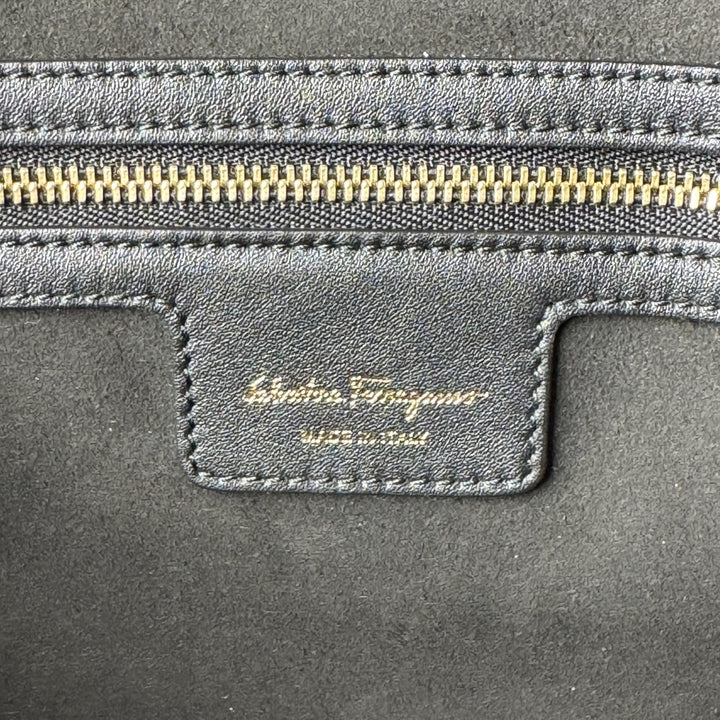 サルヴァトーレフェラガモ Salvatore Ferragamo ガンチーニ トートバッグ 肩がけ ブラック レディース