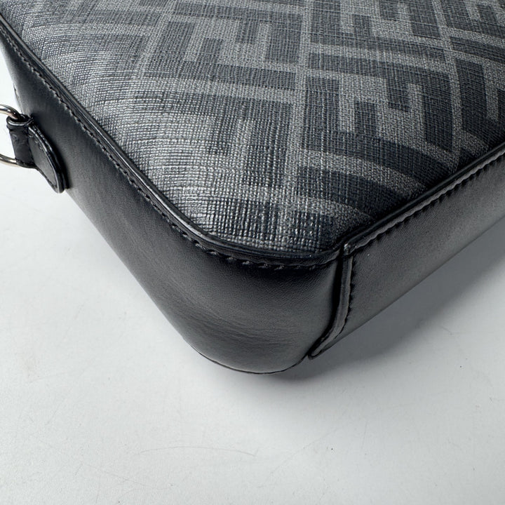 フェンディ FENDI ダイアゴナル カメラバッグ ショルダーバッグ 7M0286 斜めがけ クロスボディ メンズ