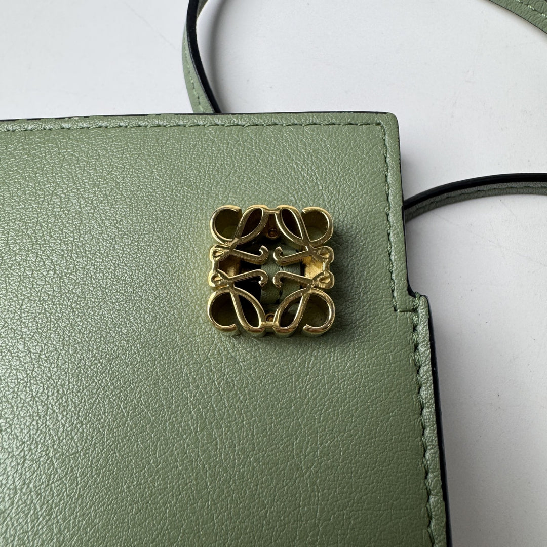 ロエベ LOEWE ダイス ポケット ショルダーバッグ アナグラム 斜めがけ クロスボディ レディース