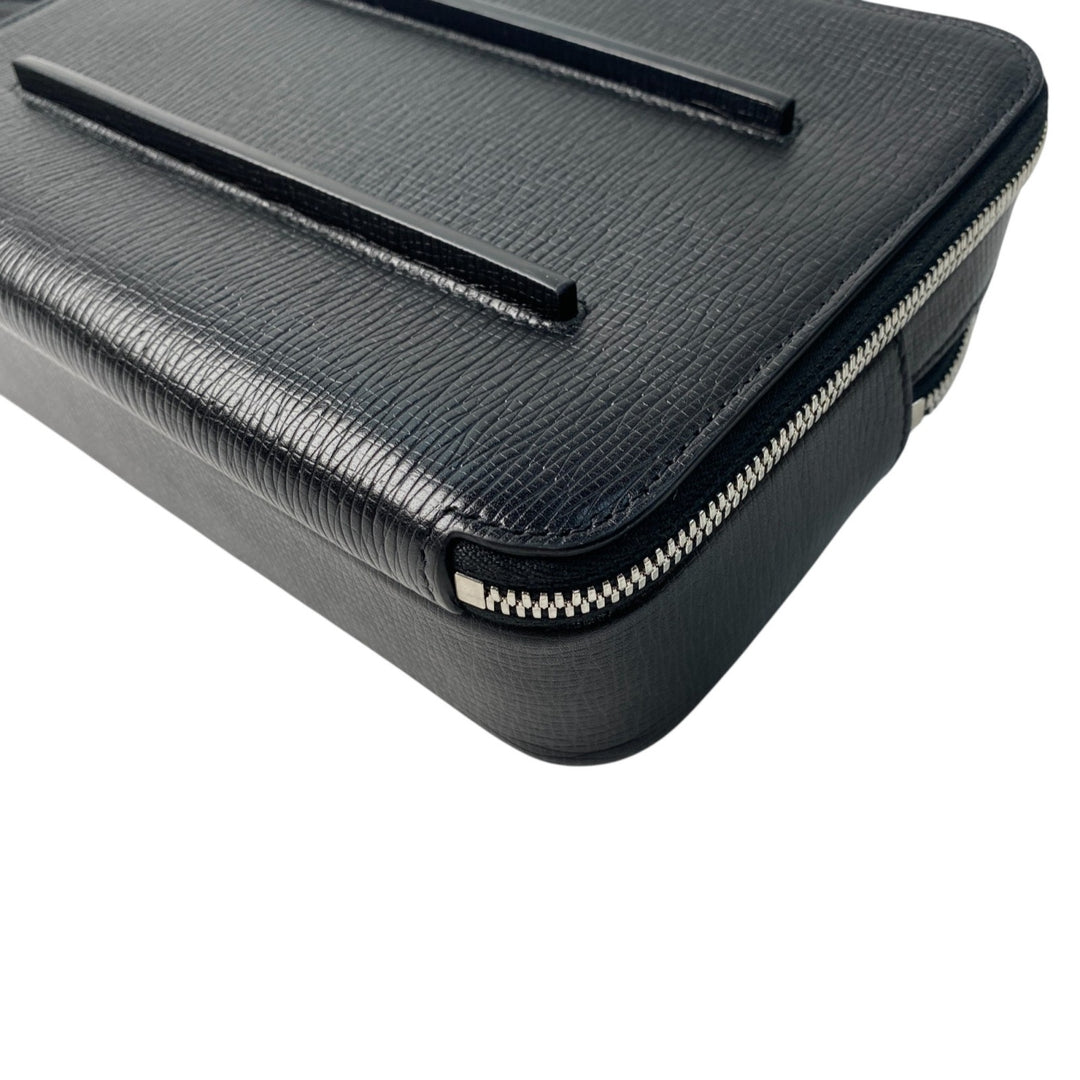 美品 フェラガモ FERRAGAMO メンズ ショルダーバッグ 2way 現行ロゴ 斜めがけ クロスボディ