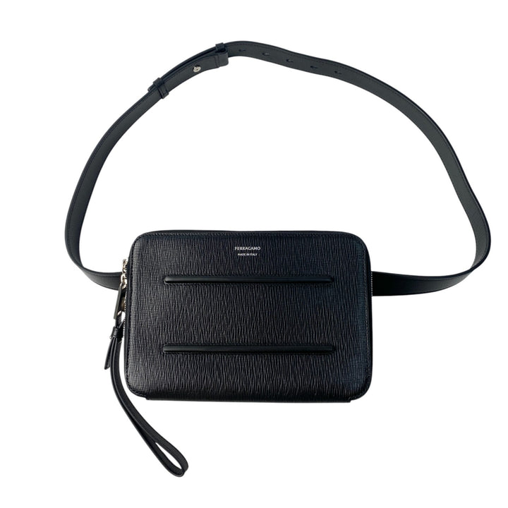 美品 フェラガモ FERRAGAMO メンズ ショルダーバッグ 2way 現行ロゴ 斜めがけ クロスボディ