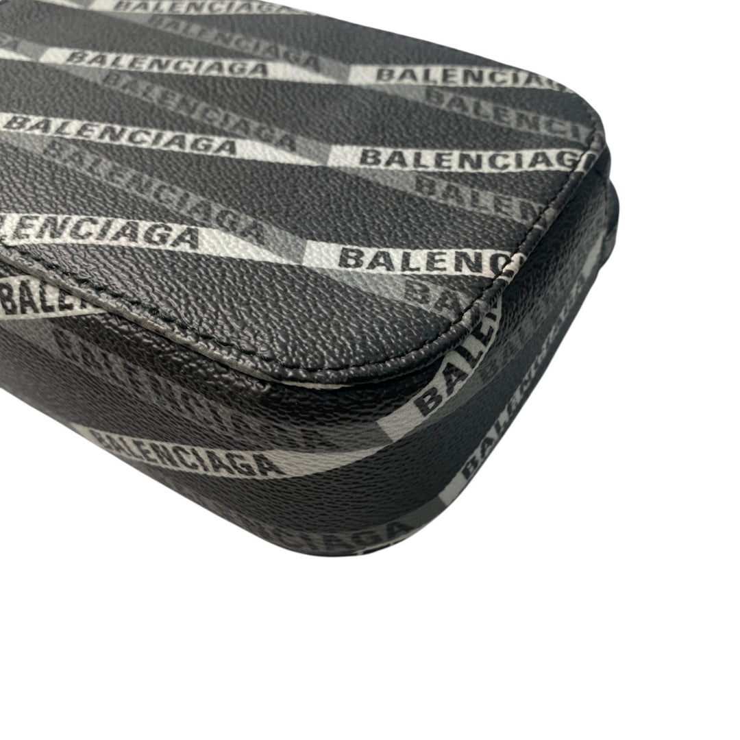 バレンシアガ BALENCIAGA レディース エブリディ カメラバッグ XS ミニ ショルダーバッグ 斜めがけ クロスボディ