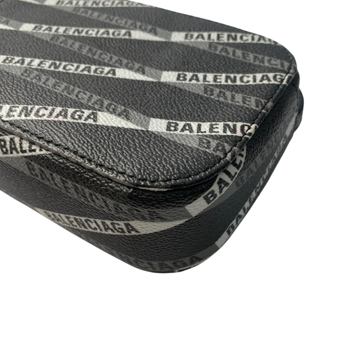 バレンシアガ BALENCIAGA レディース エブリディ カメラバッグ XS ミニ ショルダーバッグ 斜めがけ クロスボディ