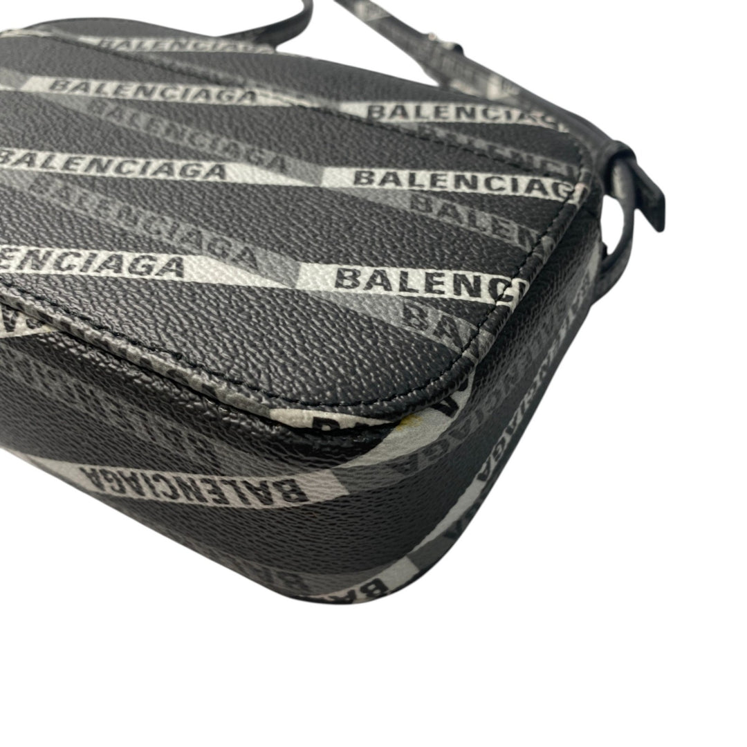 バレンシアガ BALENCIAGA レディース エブリディ カメラバッグ XS ミニ ショルダーバッグ 斜めがけ クロスボディ